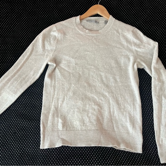 Vince Sweater women’s size small - Picture 2 of 3